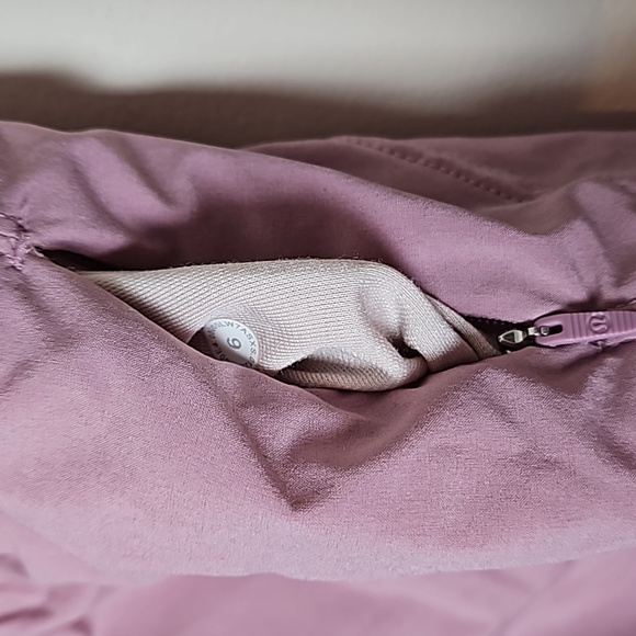 Lululemon shorts - Picture 5 of 7